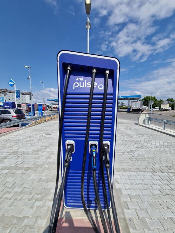 Bilder Aral pulse Ladestation