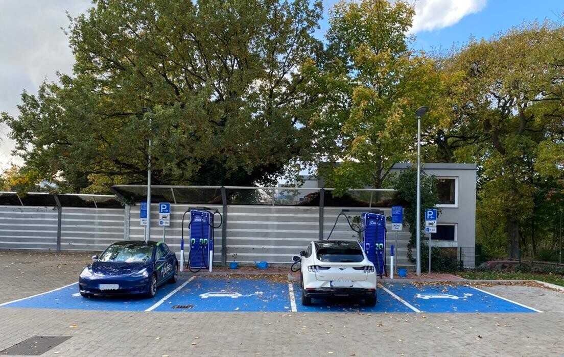 Bilder Aral pulse Ladestation