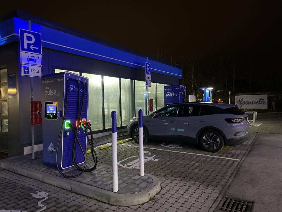 Bilder Aral pulse Ladestation