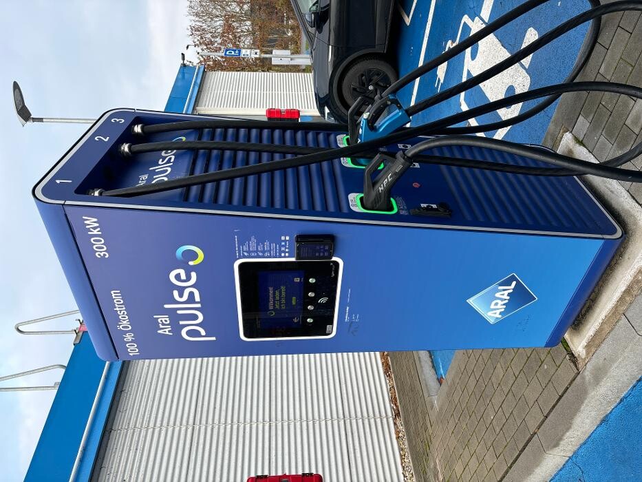 Bilder Aral pulse Ladestation