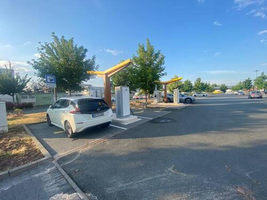 Bilder Fastned Charging Station
