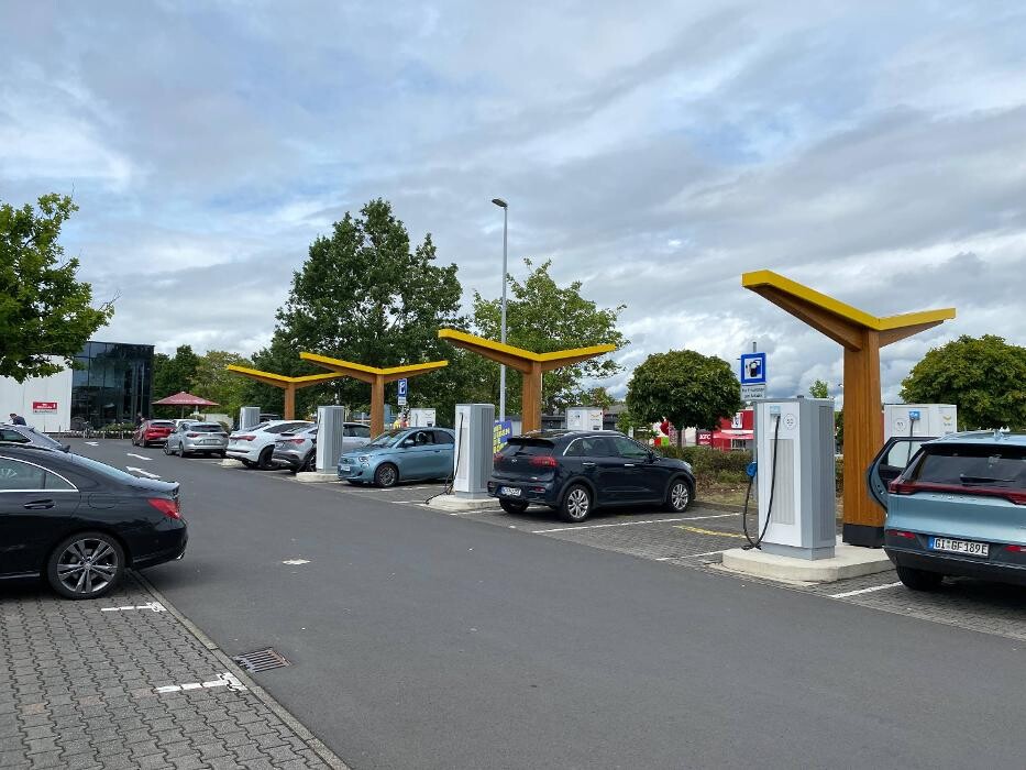 Bilder Fastned Charging Station