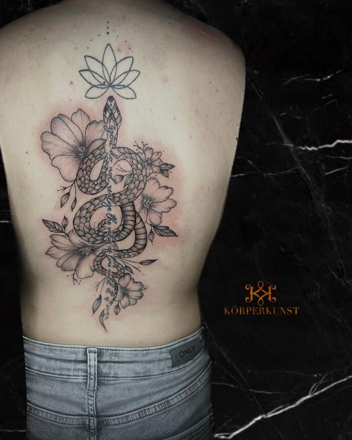 Bilder Körperkunst Tattoo & Piercing