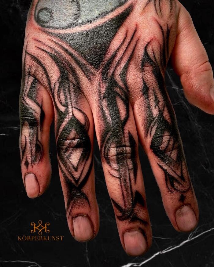 Bilder Körperkunst Tattoo & Piercing