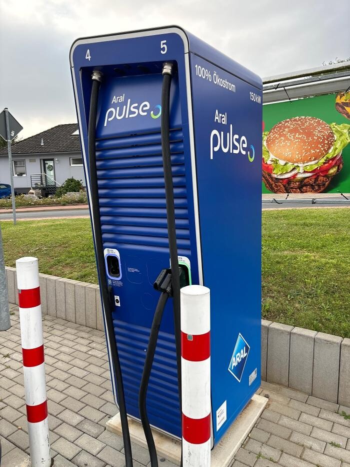 Bilder Aral pulse Ladestation