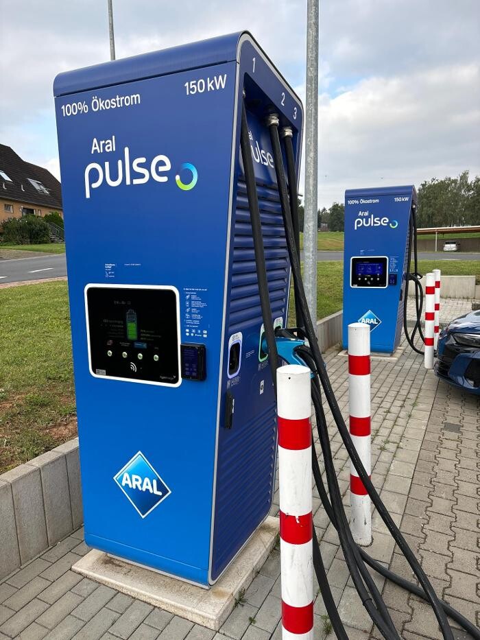 Bilder Aral pulse Ladestation