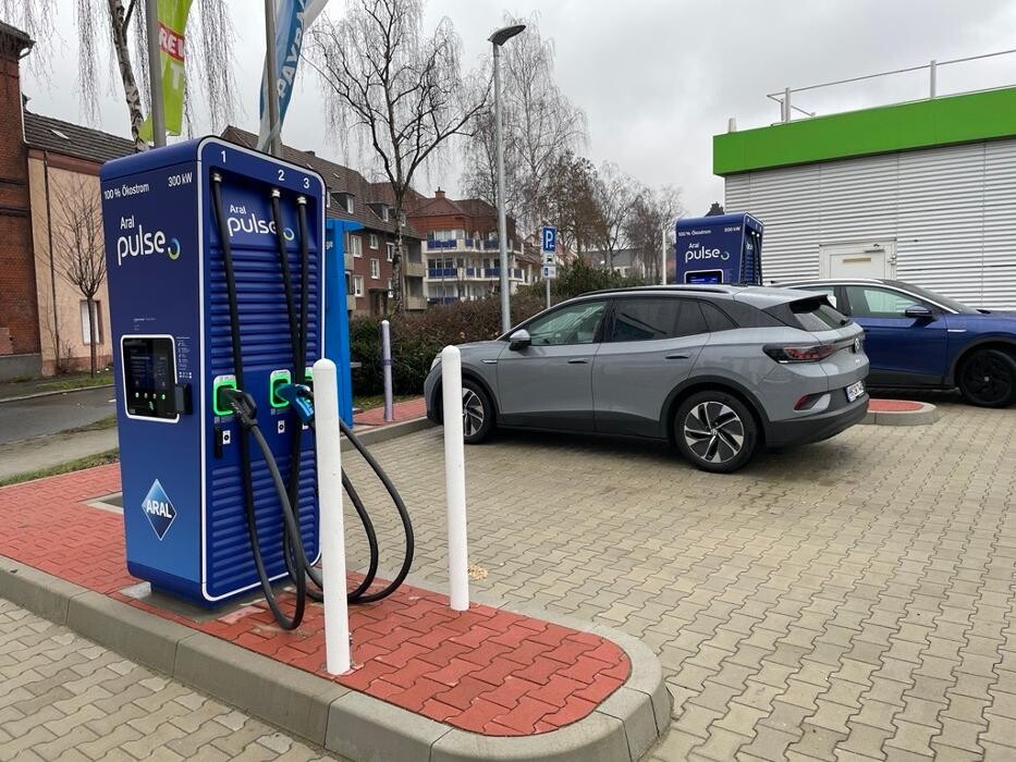 Bilder Aral pulse Ladestation