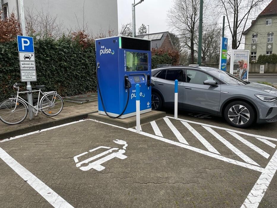 Bilder Aral pulse Ladestation