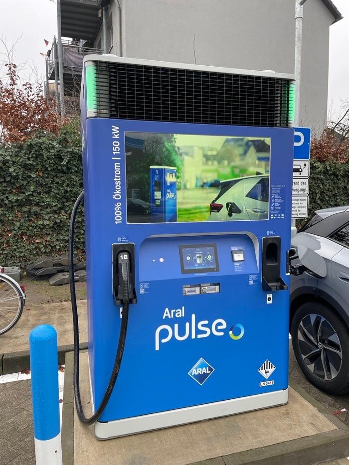 Bilder Aral pulse Ladestation