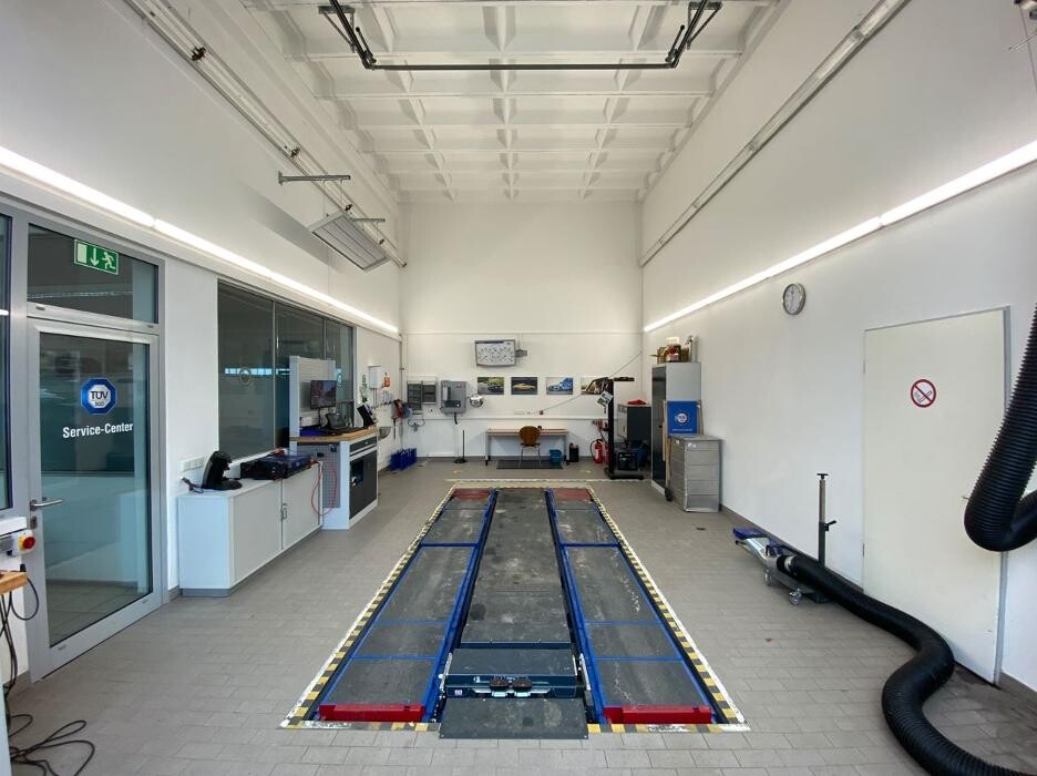 Bilder TÜV SÜD Service-Center Trostberg