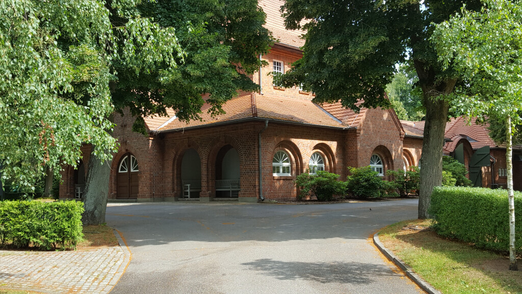 Bilder „Haus der Bestattung“ am Friedhof