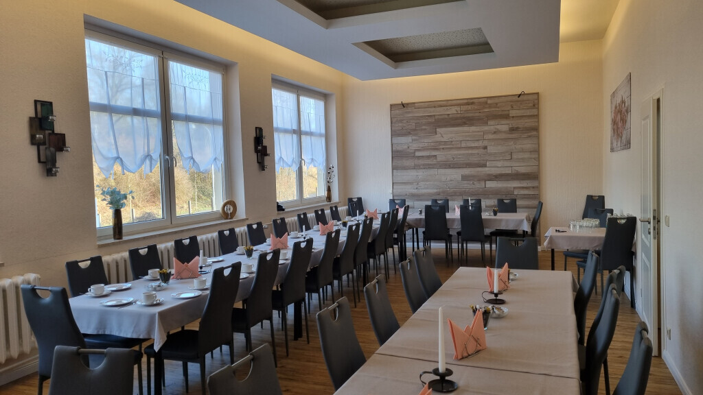 Bilder „Haus der Bestattung“ am Friedhof