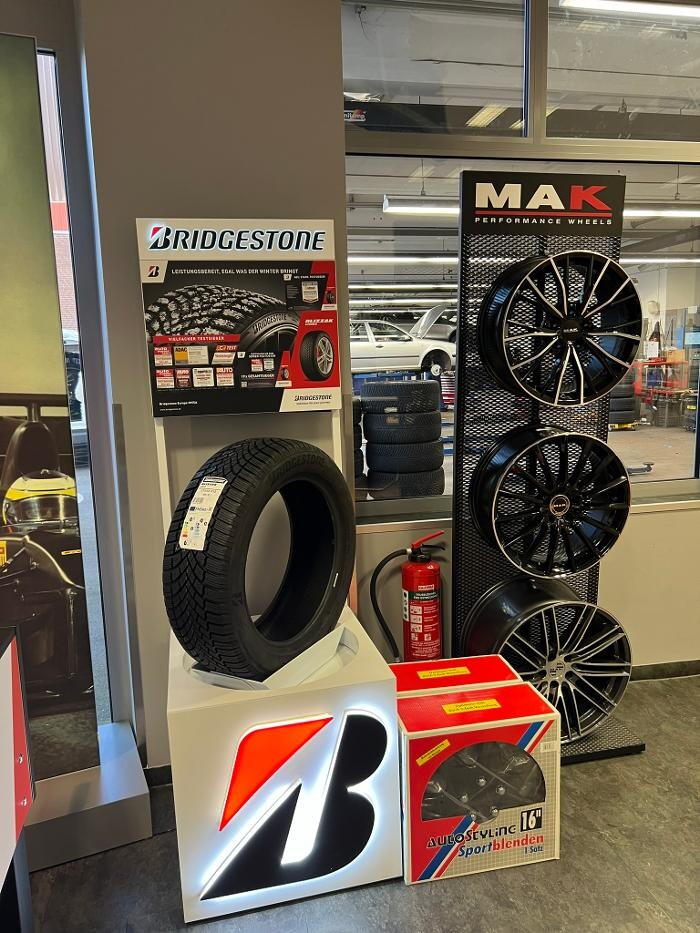 Bilder Pneuhage Reifen und Autoservice