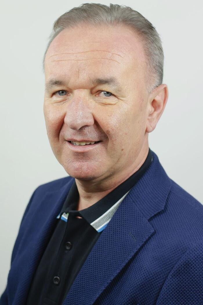 Bilder ERGO Versicherung Miroslaw Dragon