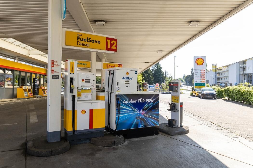Bilder Shell Recharge Charging Station