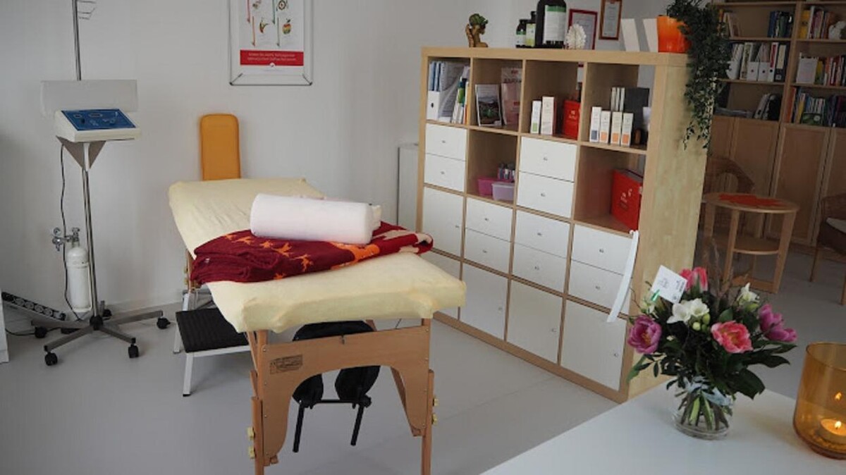Bilder medizinische Fußpflege und Naturheilkunde Elke van Luijk