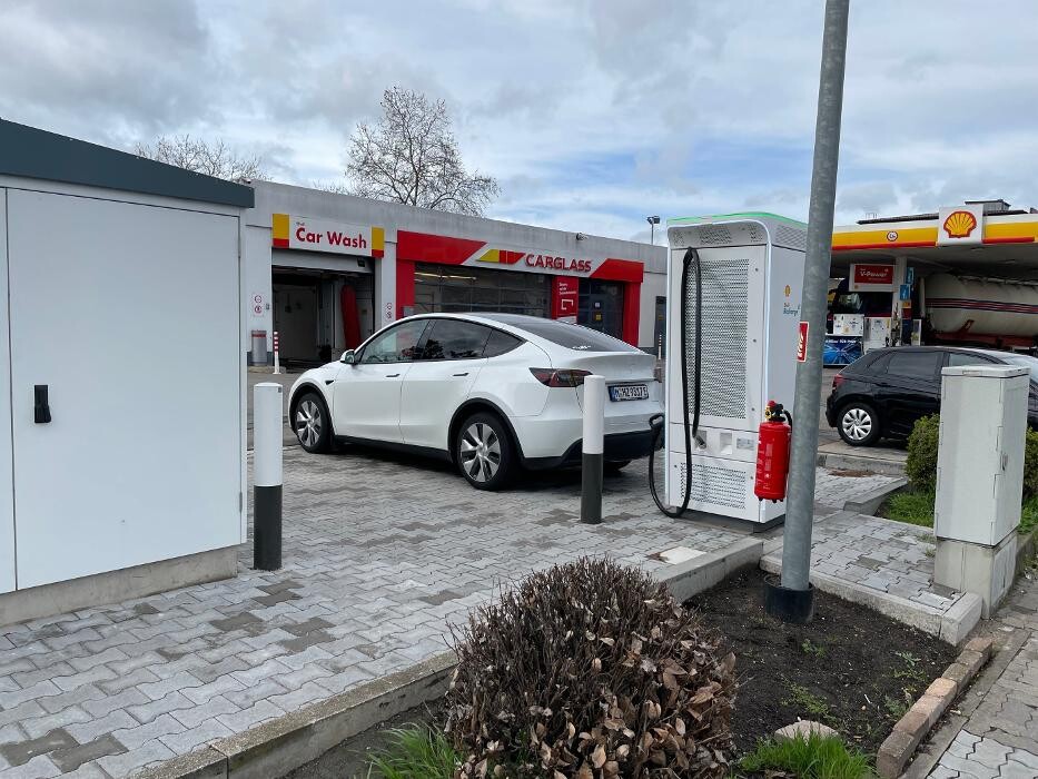 Bilder Shell Recharge Charging Station