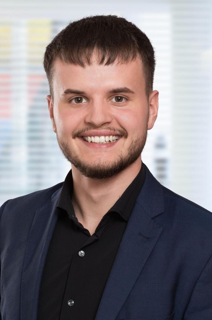 Bilder ERGO Versicherung Tarik Drndic