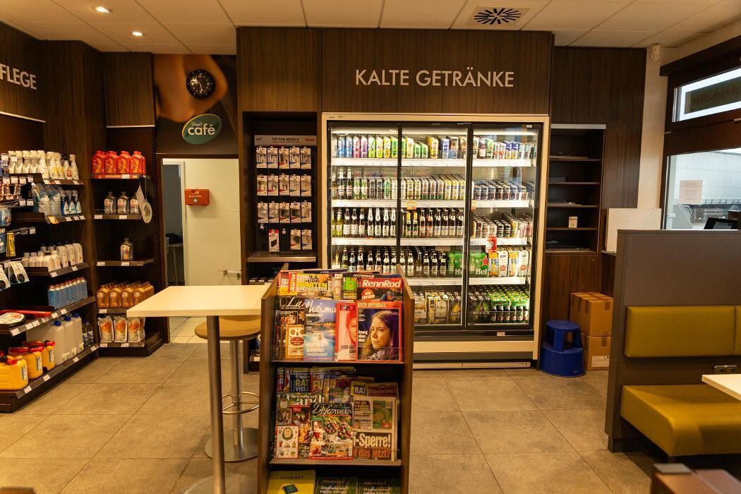 Bilder Shell Recharge Charging Station