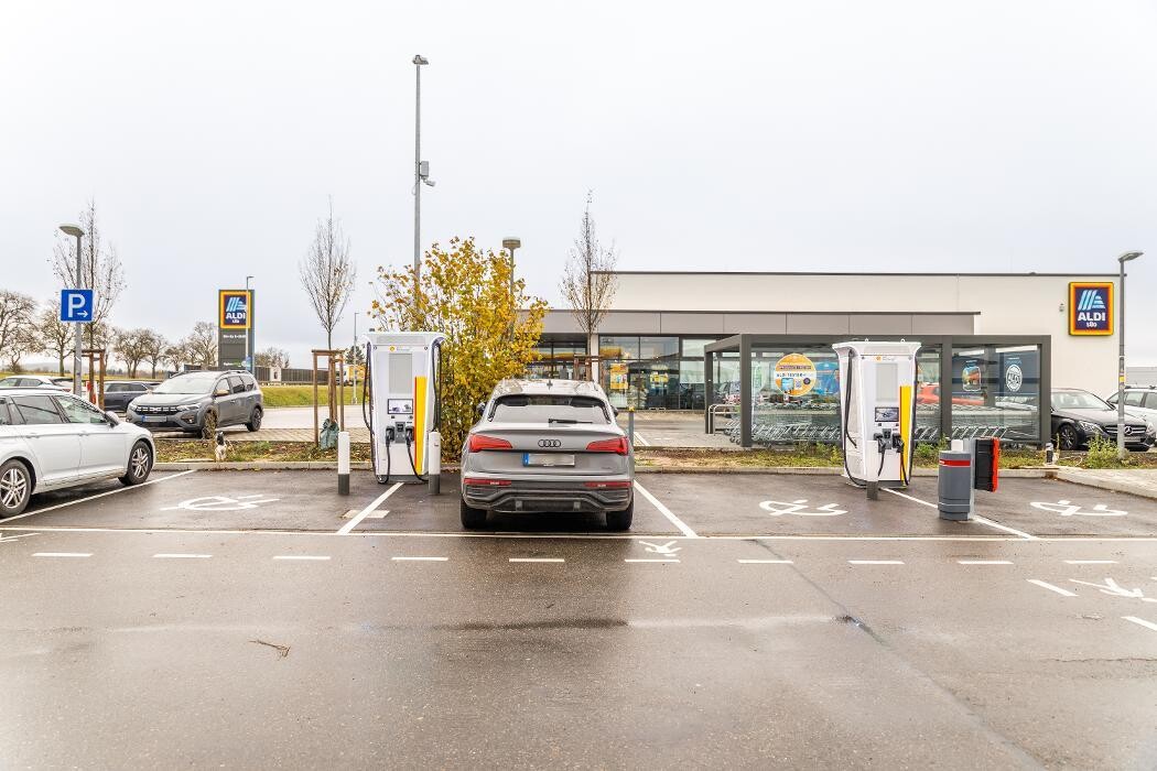 Bilder Shell Recharge Charging Station