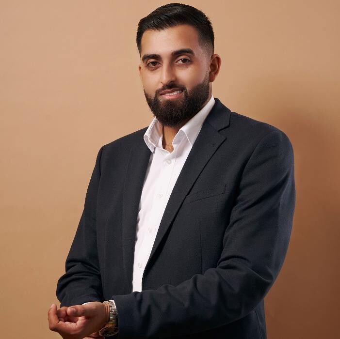 Bilder ERGO Pro Intsar Ahmad