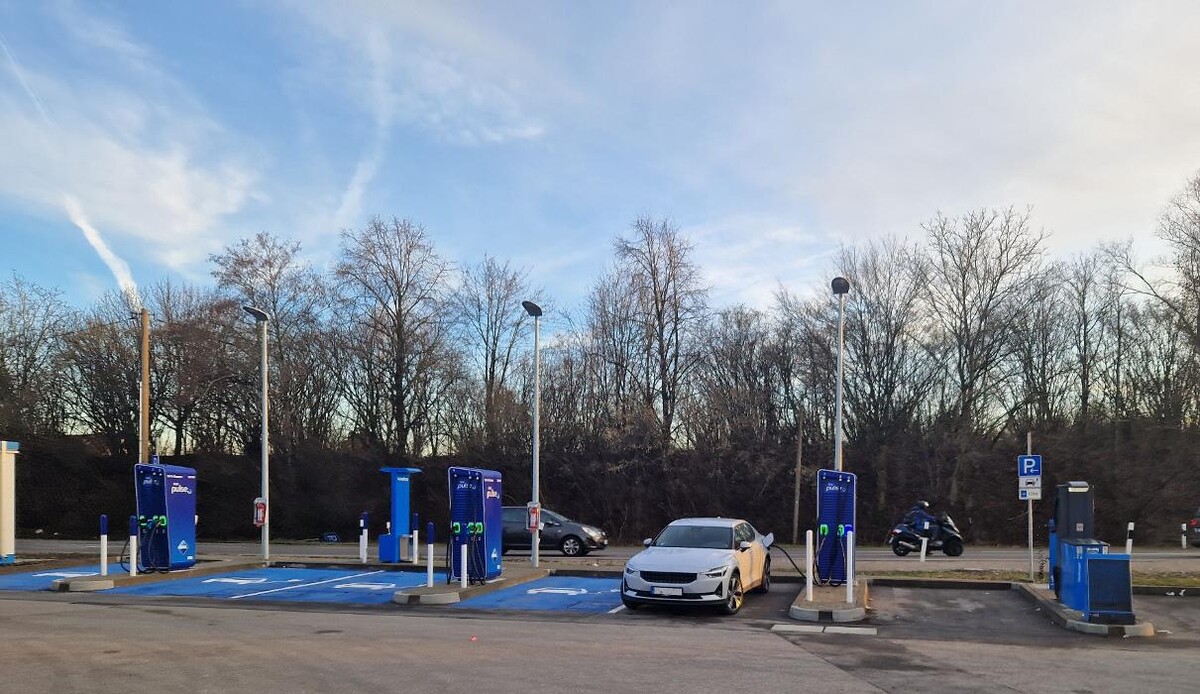 Bilder Aral pulse Ladestation