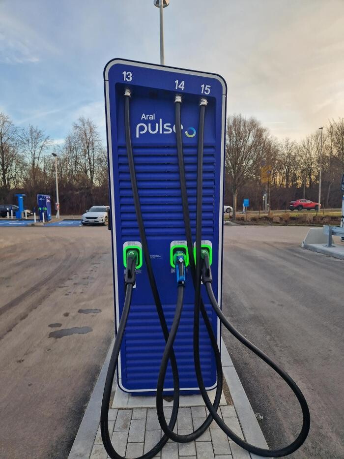 Bilder Aral pulse Ladestation