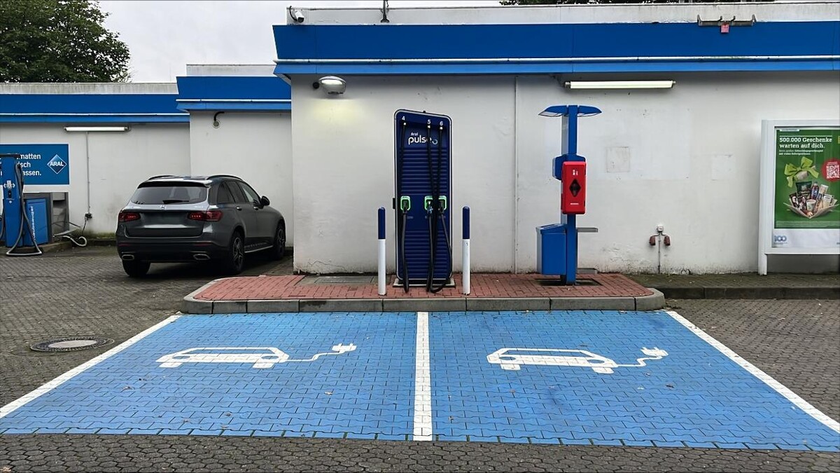 Bilder Aral pulse Ladestation