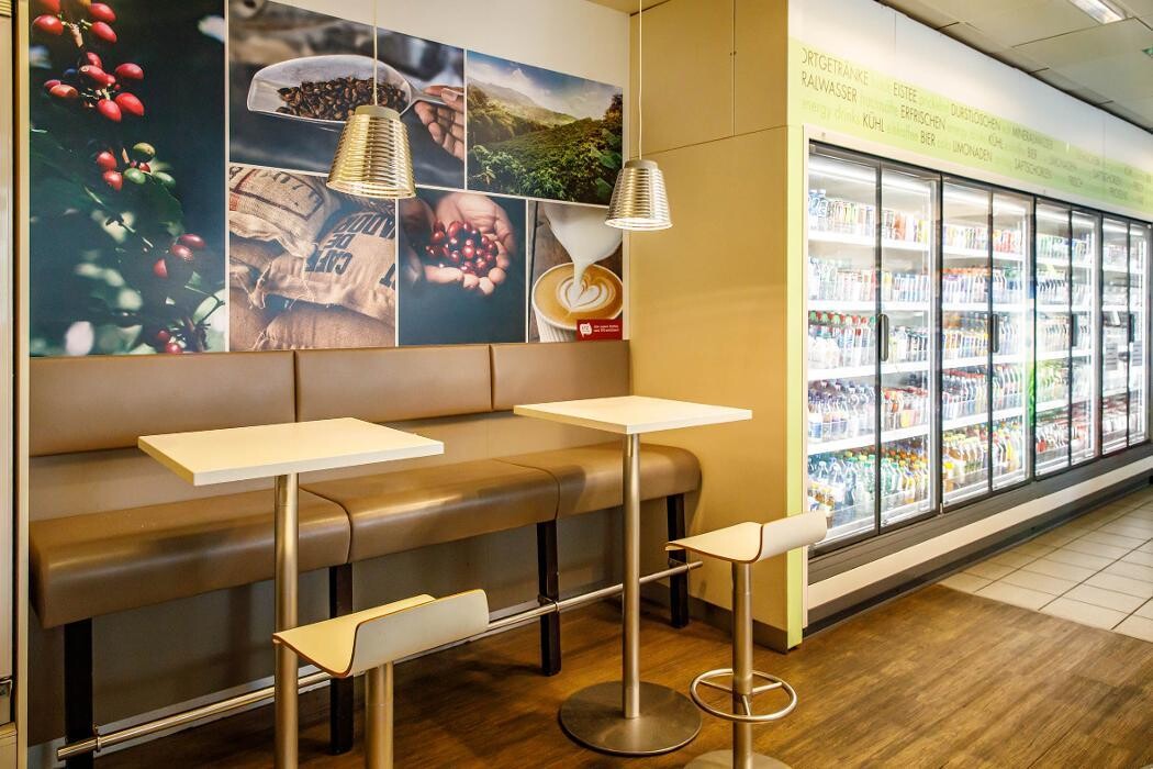 Bilder Shell Recharge Charging Station