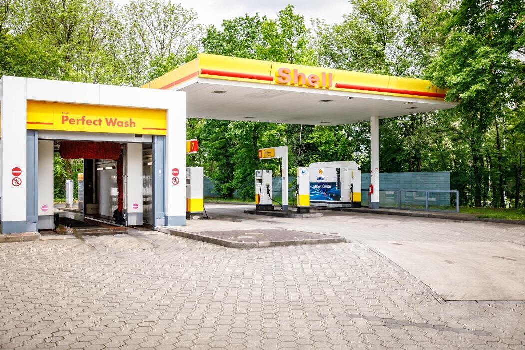 Bilder Shell Recharge Charging Station