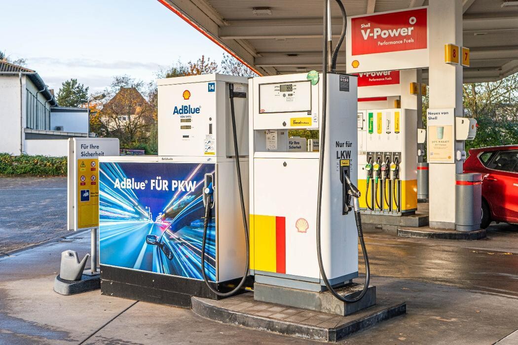 Bilder Shell Recharge Charging Station