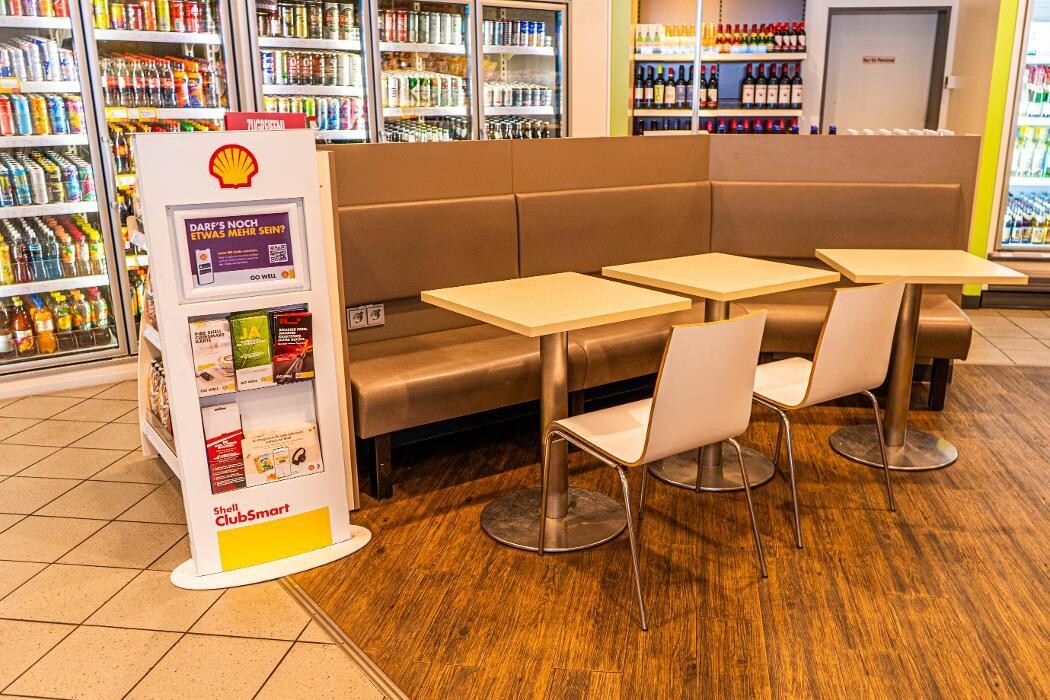 Bilder Shell Recharge Charging Station