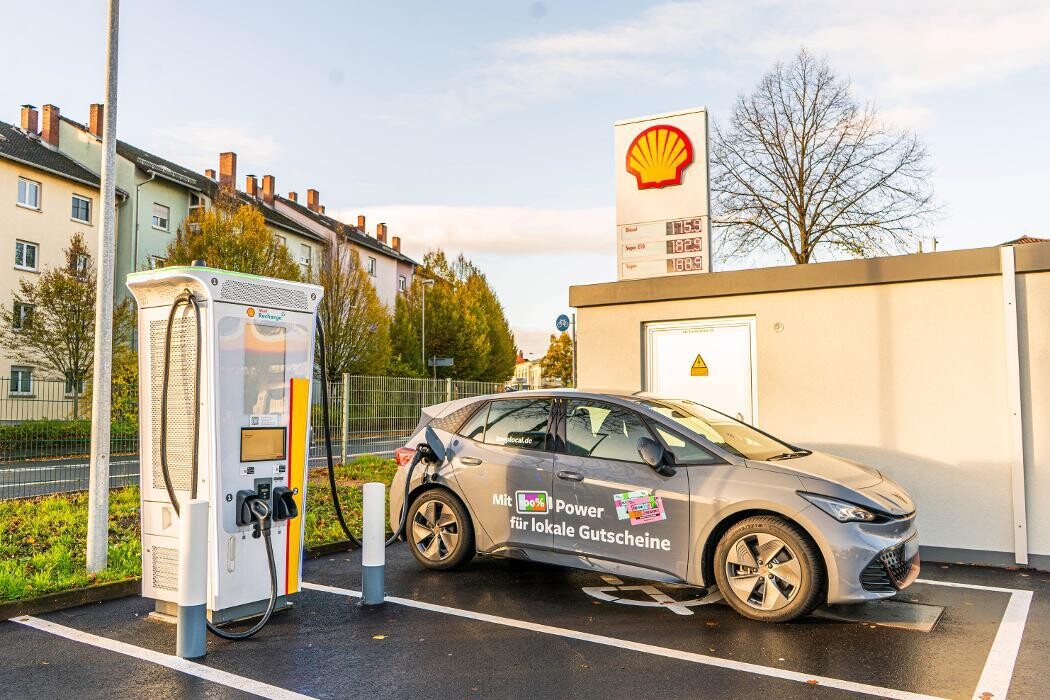 Bilder Shell Recharge Charging Station