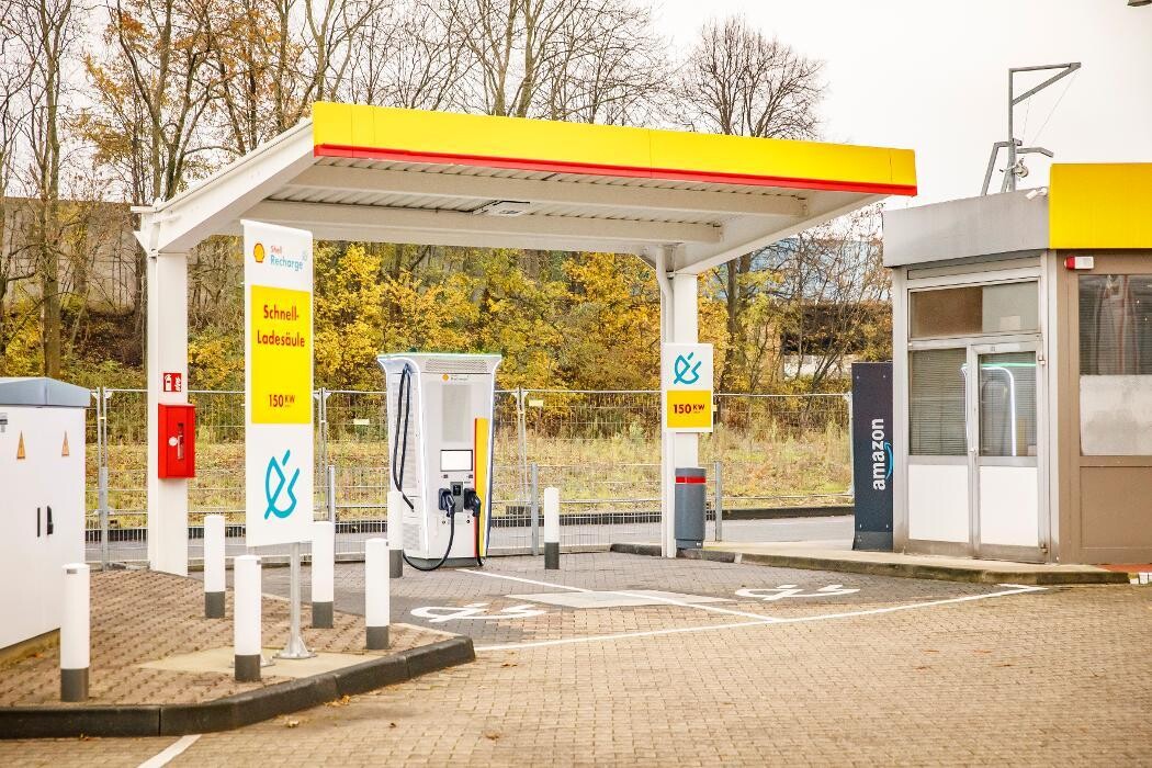 Bilder Shell Recharge Charging Station