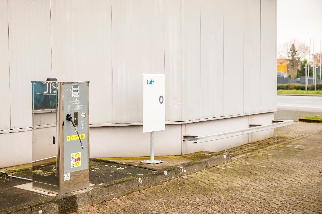 Bilder Shell Recharge Charging Station