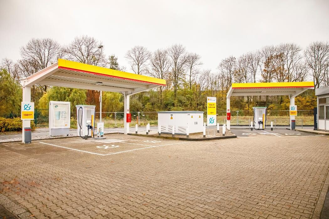 Bilder Shell Recharge Charging Station