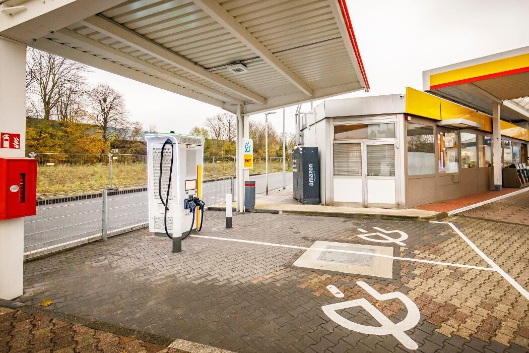 Bilder Shell Recharge Charging Station
