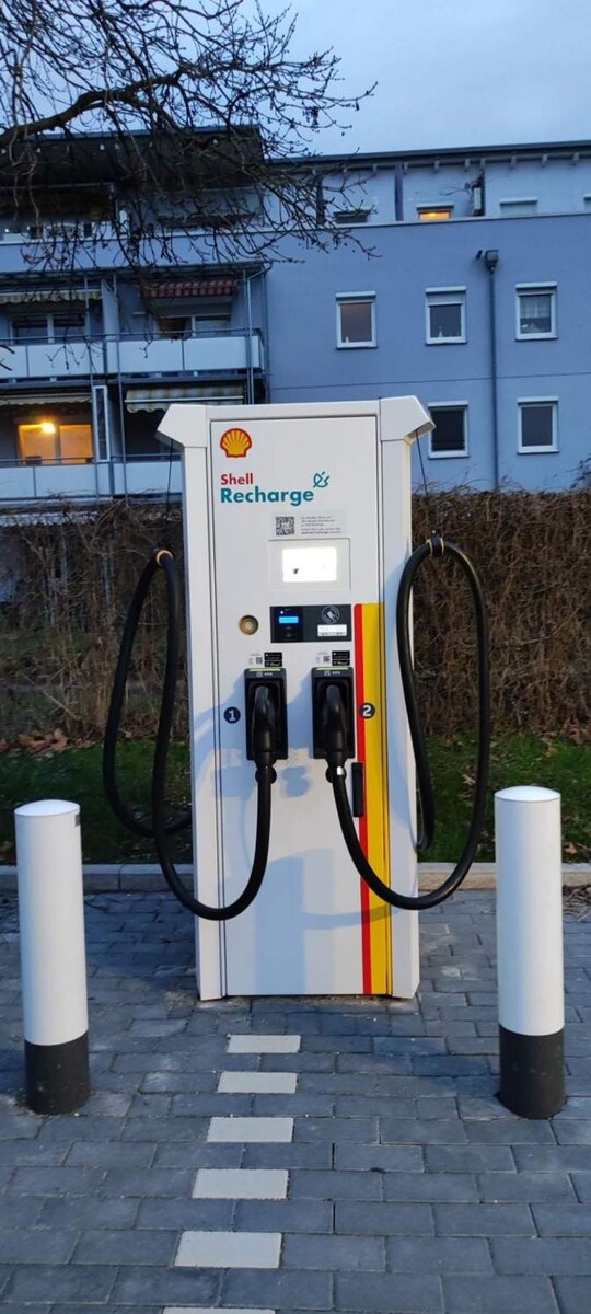 Bilder Shell Recharge Charging Station