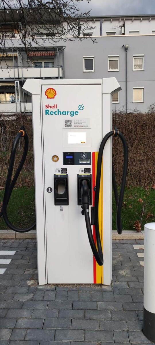 Bilder Shell Recharge Charging Station
