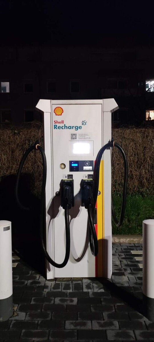 Bilder Shell Recharge Charging Station