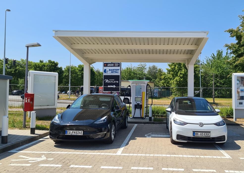 Bilder Shell Recharge Charging Station