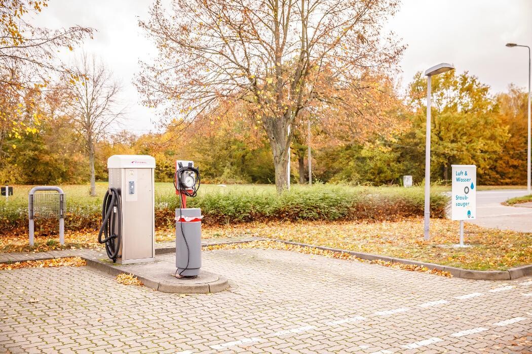 Bilder Shell Recharge Charging Station