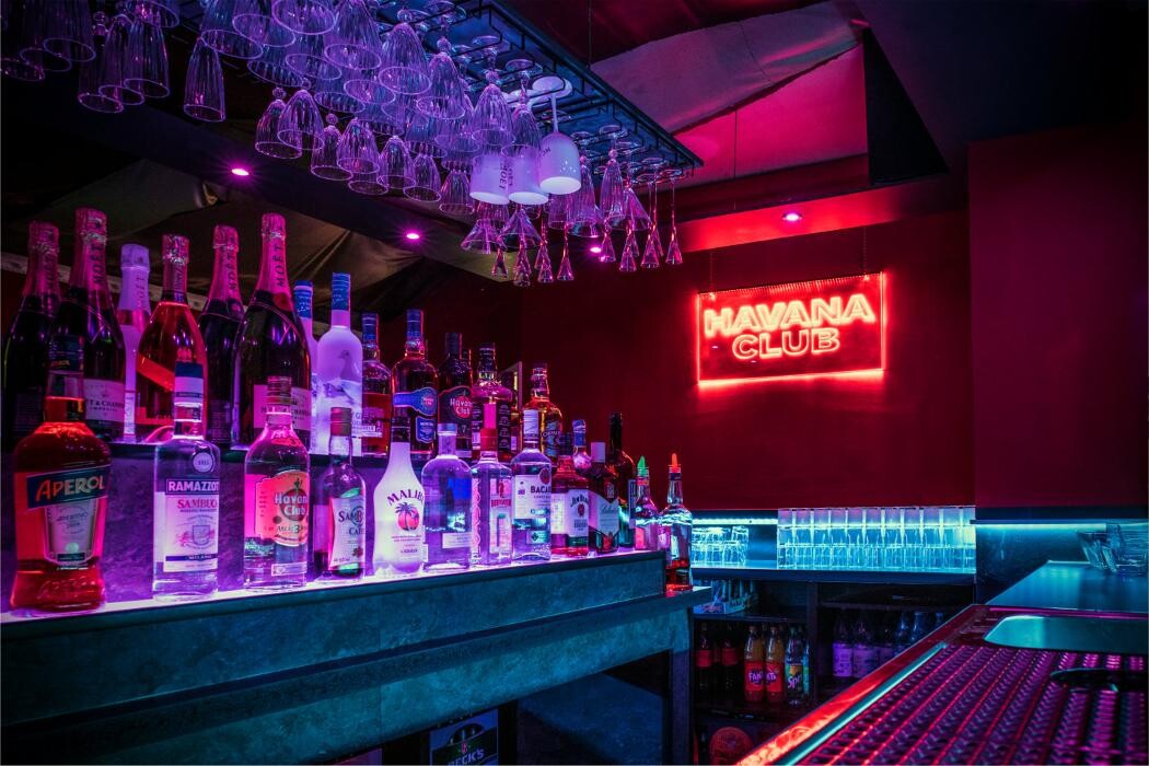 Bilder Club Equinoxe