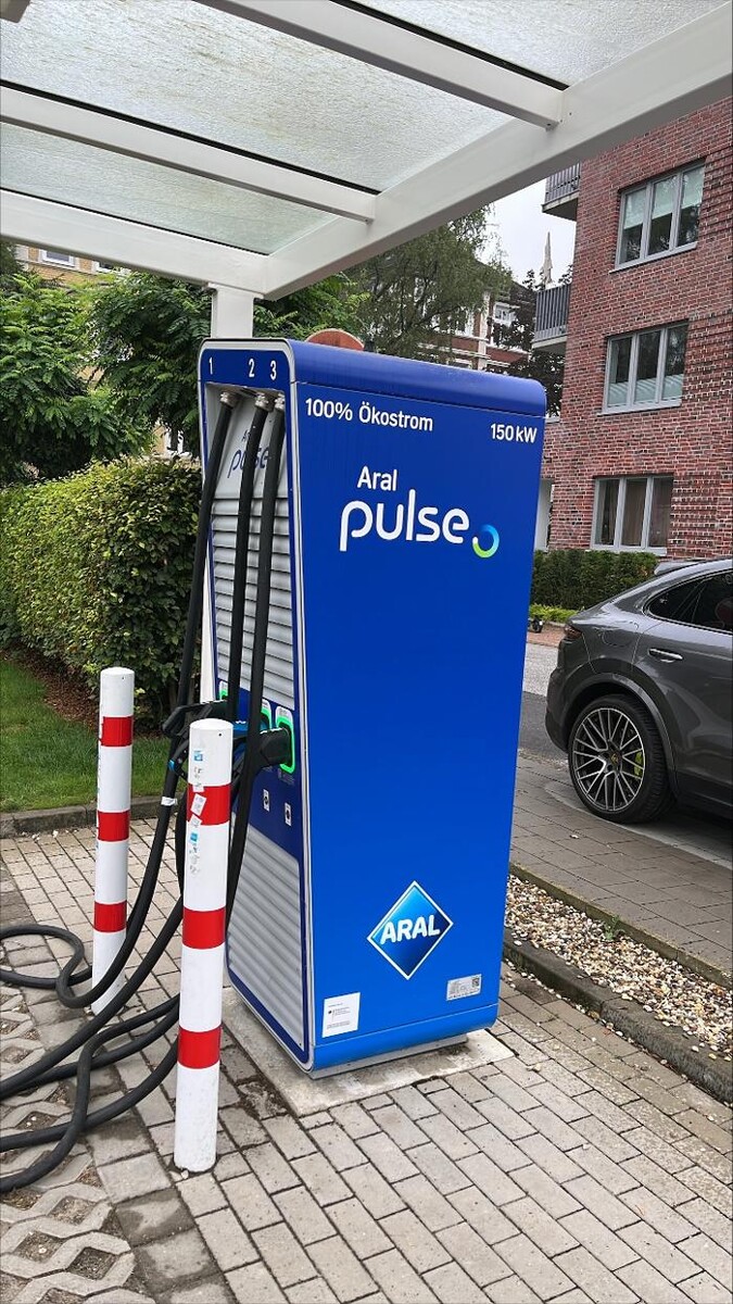 Bilder Aral pulse Ladestation