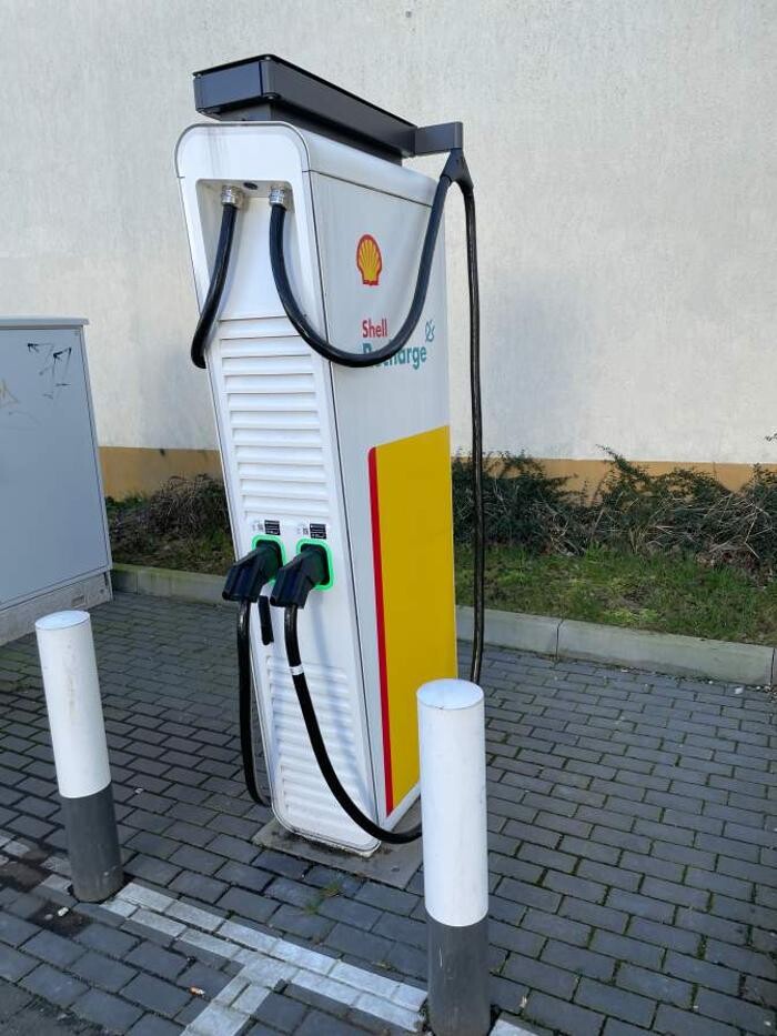 Bilder Shell Recharge Charging Station