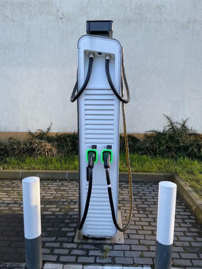 Bilder Shell Recharge Charging Station