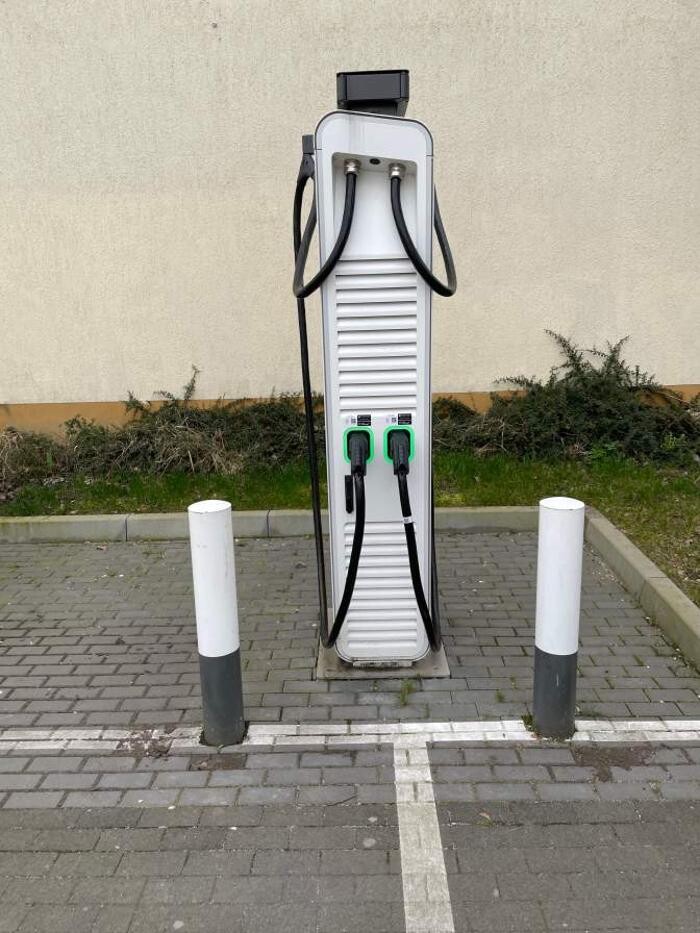 Bilder Shell Recharge Charging Station