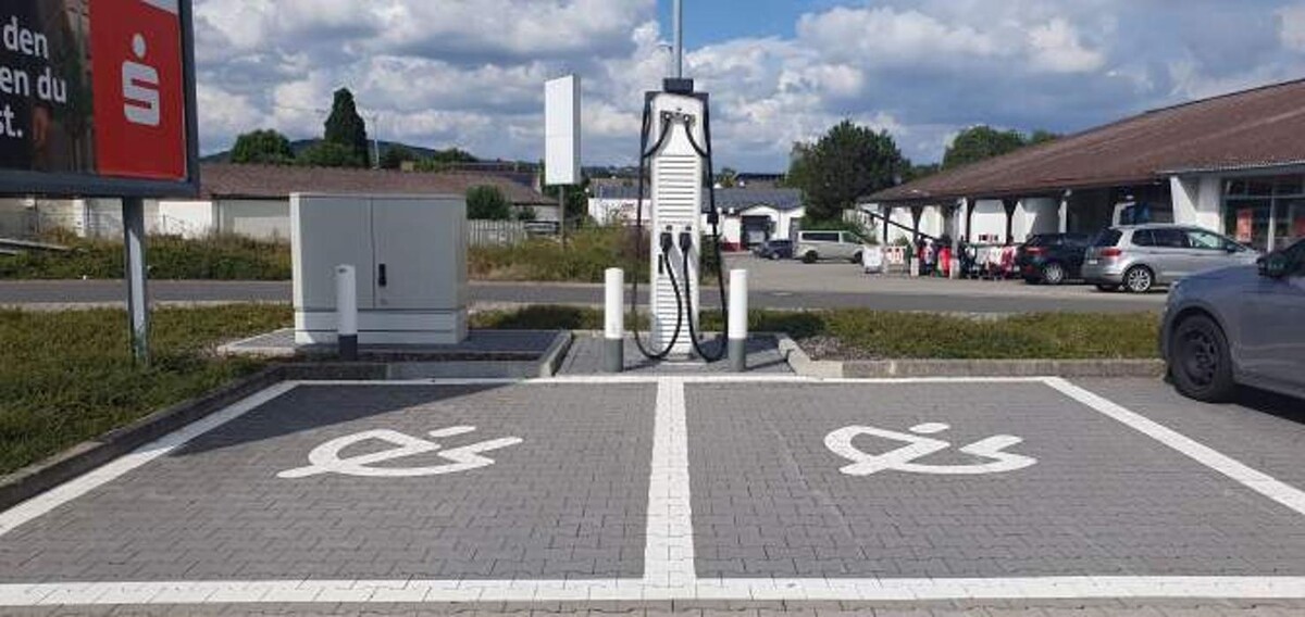 Bilder Shell Recharge Charging Station