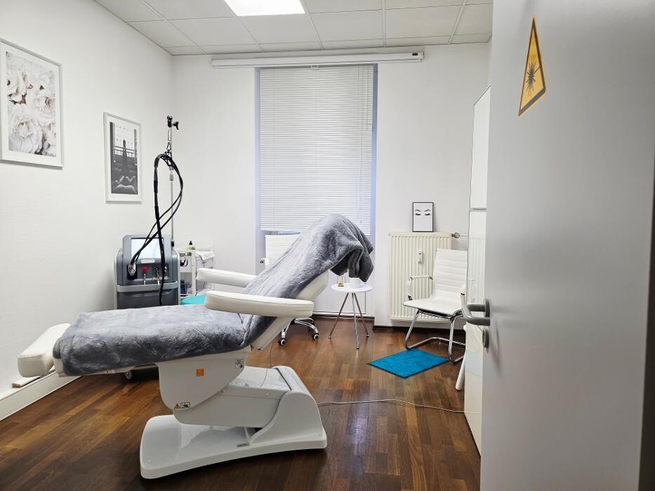 Bilder ENDLICH OHNE Tattooentfernung Filiale Kassel