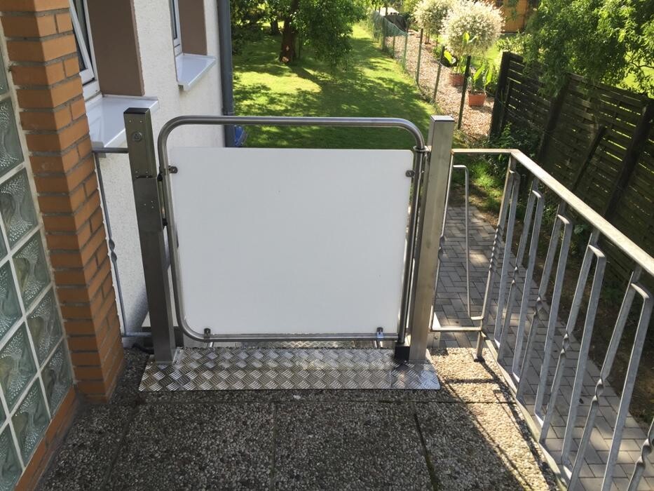 Bilder sani-trans GmbH | Rollstuhllift, Plattformlift & Hublift